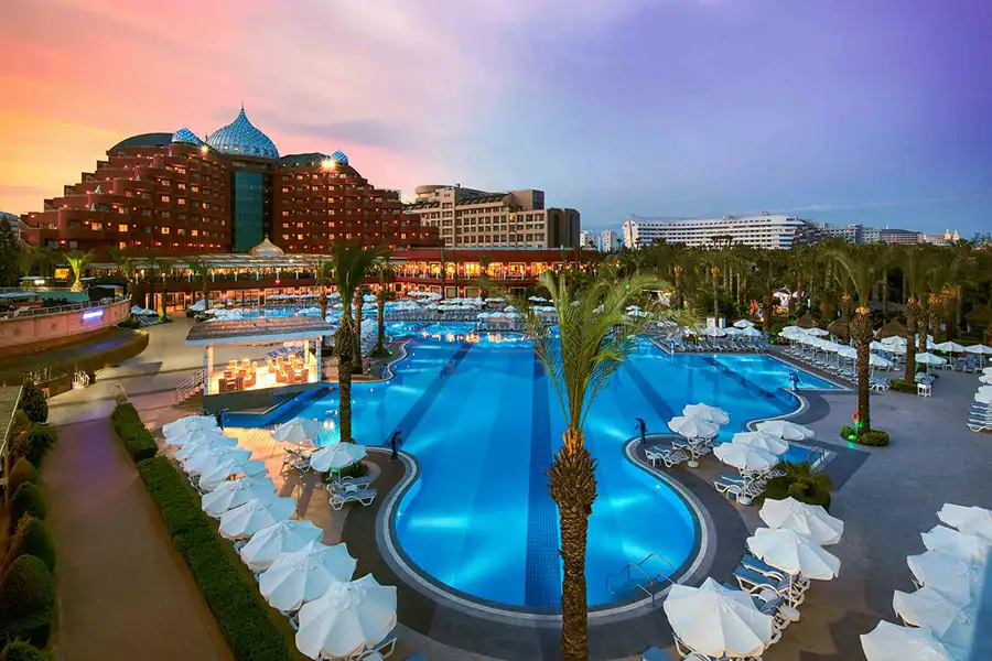 هتل دلفین پالاس آنتالیا با بهترین پارک آبی