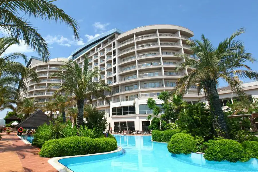 هتل لیبرتی لارا آنتالیا با بهترین پارک آبی